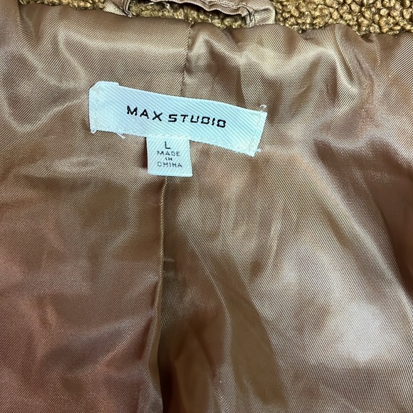 Women’s max studio, Teddy coat size large - Picture 6 of 6